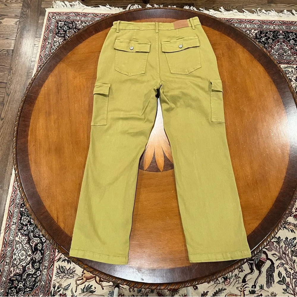 Judy Blue High Rise Straight Leg Cargo Pants Matcha Green
16W - Picture 4 of 16